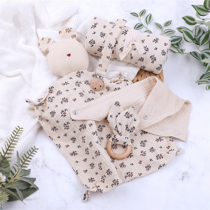 Baby Gift Box Set Animal Pattern Woven Muslin Swaddle Blanket Fiber Filled Bedding Set
