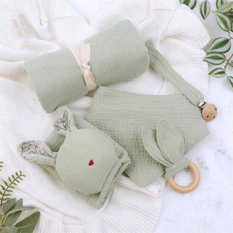 Newborn Baby Gift Box Set Animal Pattern Woven Muslin Swaddle Blanket Fiber Filled Bedding Set