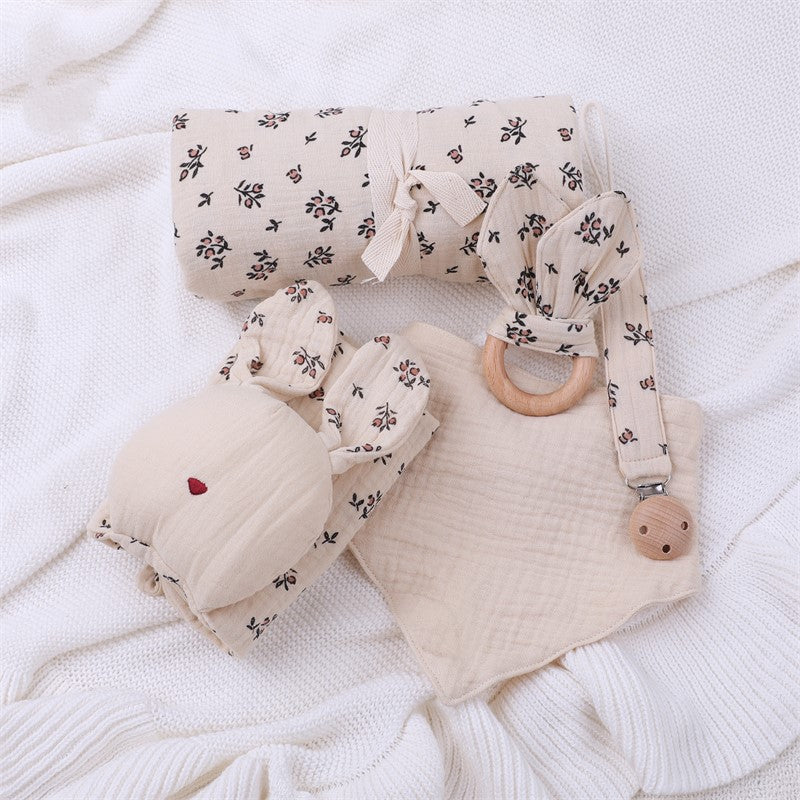 Baby Gift Box Set Animal Pattern Woven Muslin Swaddle Blanket Fiber Filled Bedding Set