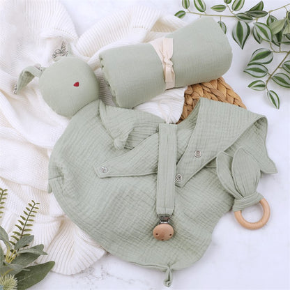 Newborn Baby Gift Box Set Animal Pattern Woven Muslin Swaddle Blanket Fiber Filled Bedding Set